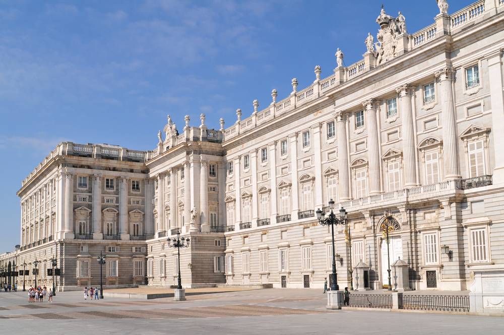 7-Day Iberian Circuit Tour: Madrid, Zaragoza, Barcelona, Valencia, Alicante, Granada, Seville, Lisbon