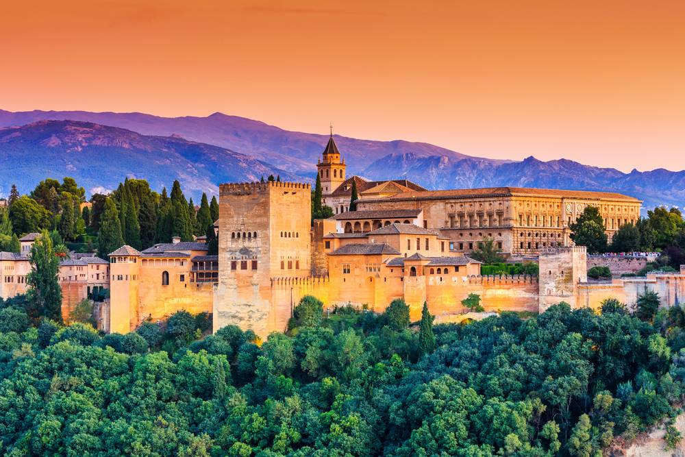 9-Day Spain and Portugal Tour from Barcelona: Valencia, Granada, Seville, Lisbon, Madrid