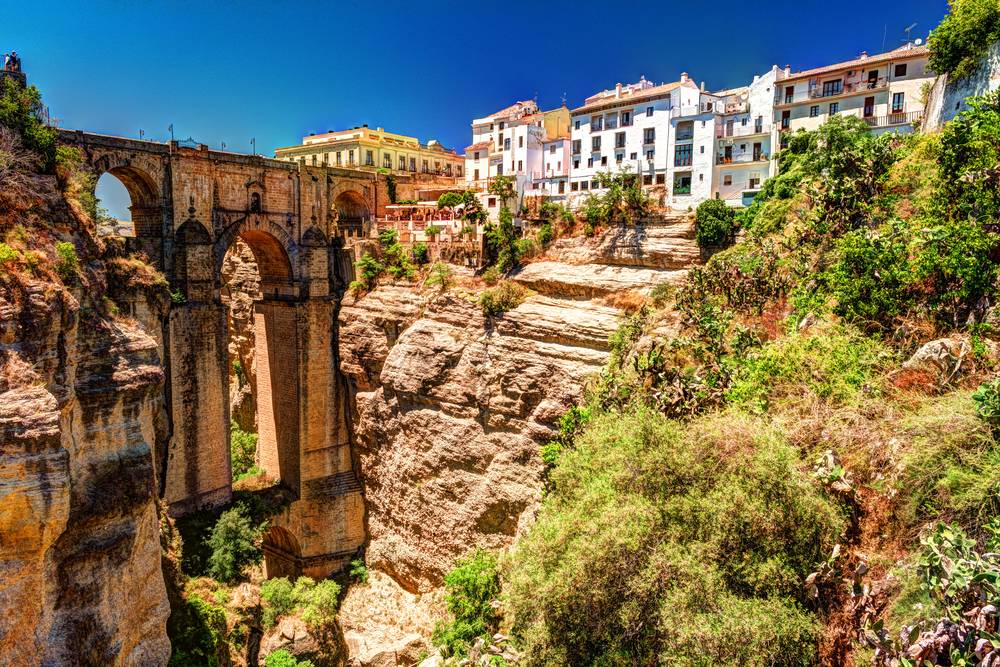 9-Day Spain and Portugal Tour from Madrid: Barcelona, Zaragoza, Granada, Seville, Lisbon