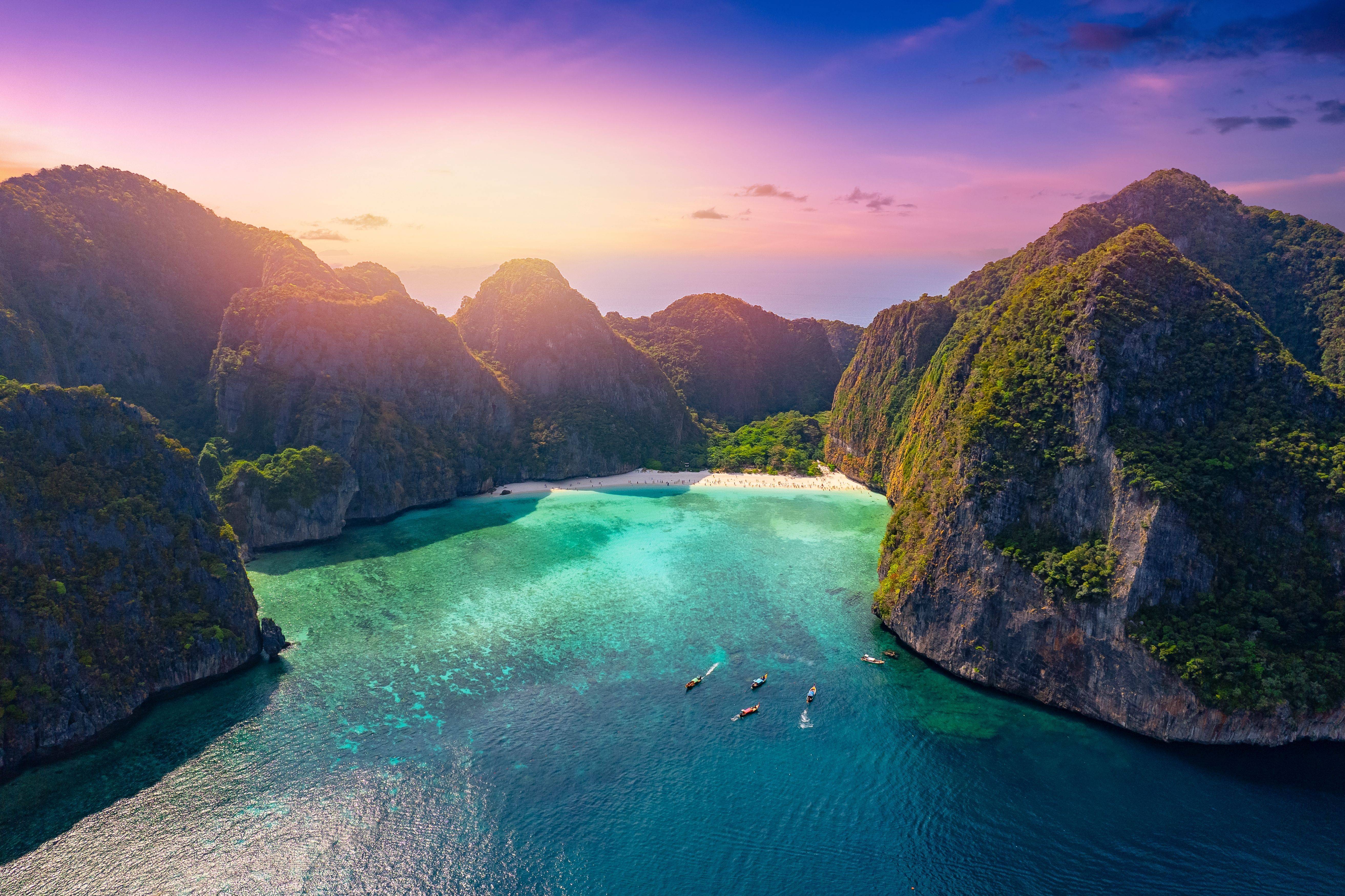 9-Day Thailand Culture Discovery Tour from Bangkok: Koh Phi Phi Islands & Phuket's Best Beaches | Private Tour | 10 Meals Included