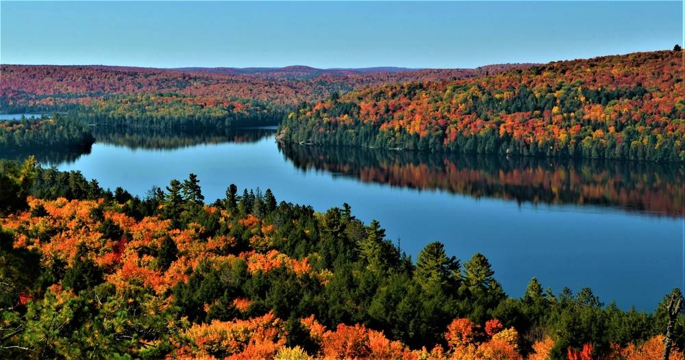 4-Day Eastern Canada Small Group Tour from Toronto: Niagara Falls, Lake Couchiching and Lake Muskoka