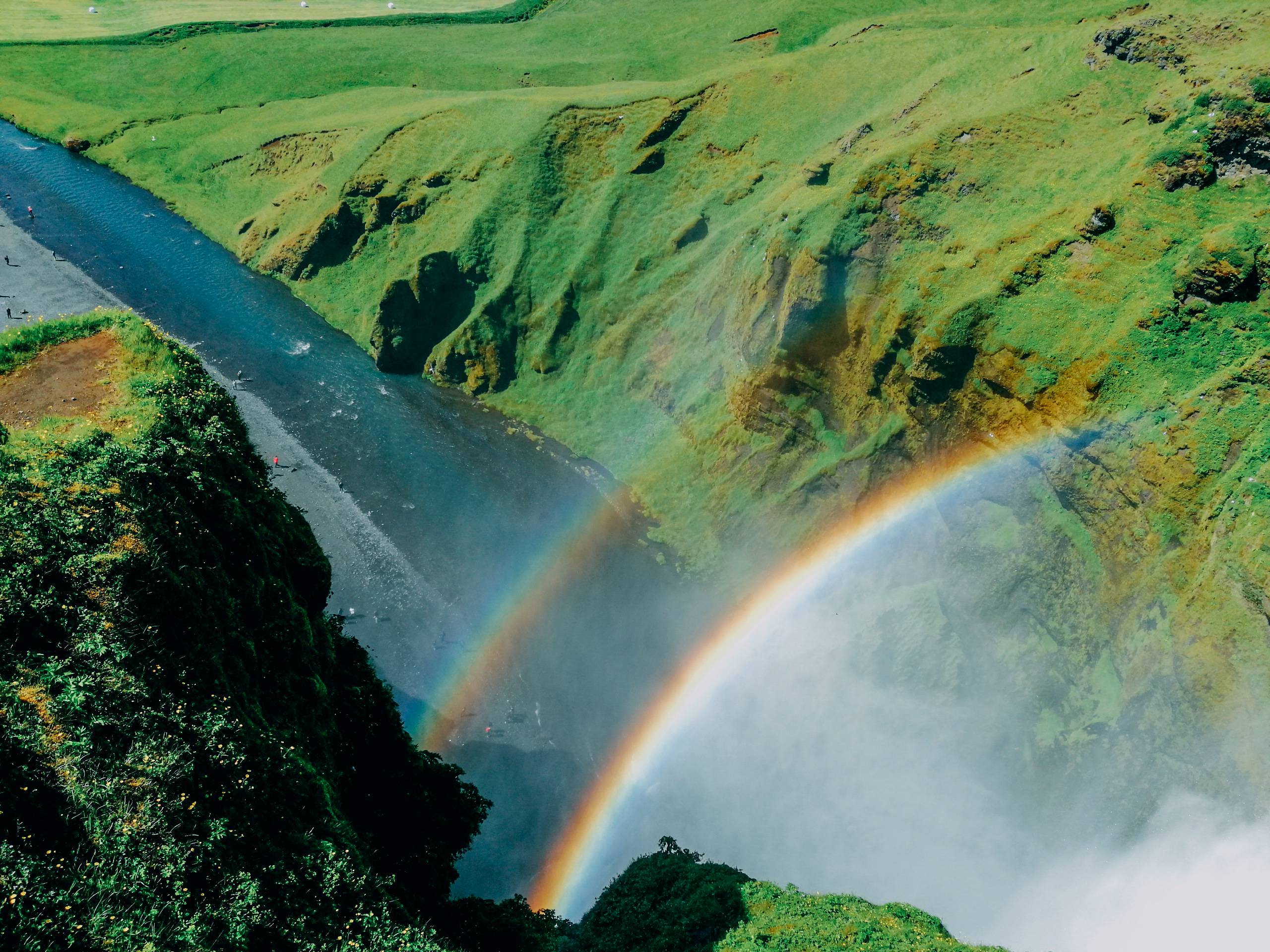 2-Day Ultimate South Iceland Group Winter Tour With Crystal Ice Cave: Jökulsárlón Glacier Lagoon, Diamond Beach & Northern Lights