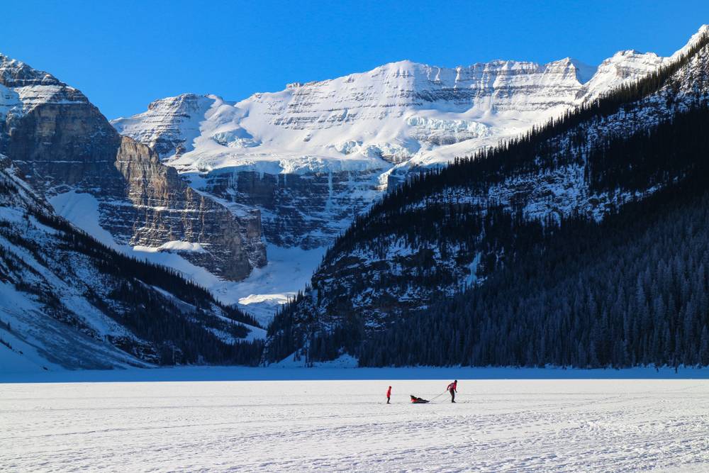 6-Day Winter Canadian Tour from Calgary: Lake Minnewanka, Johnston Canyon, Emerald Lake, Lake Louise and Two Jack Lake
