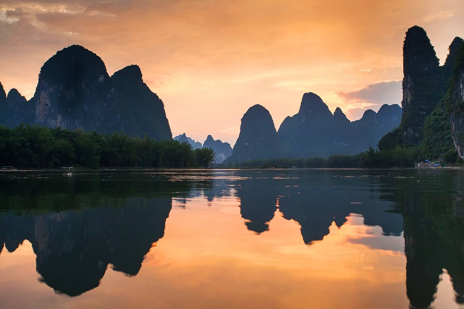 10-Day A Taste of China Tour: Beijing, Xi'an and Guilin | Beijing Copper Hotpot | Li River Cruise