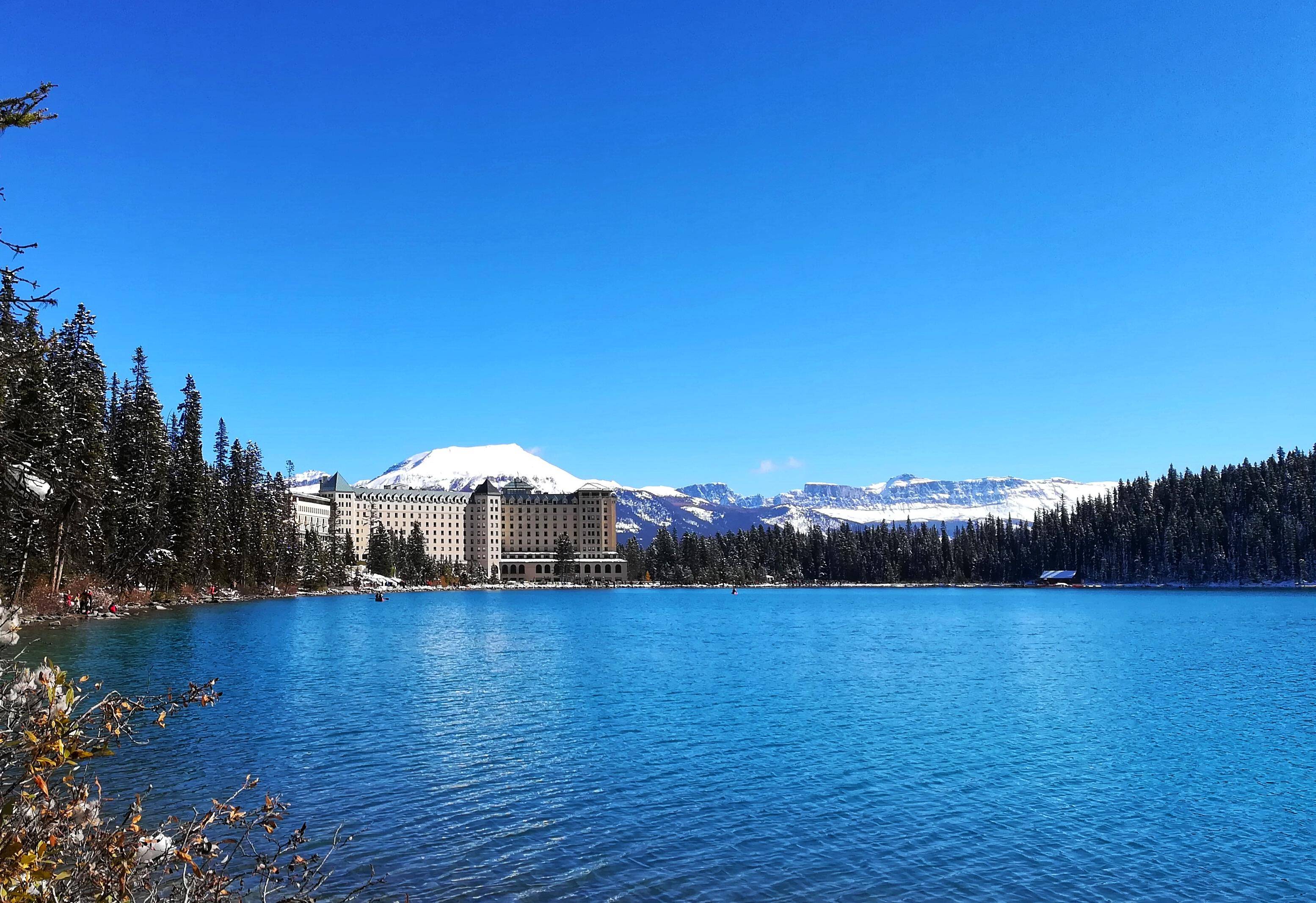 5-Day Banff & Icefields Luxury Tour with Fairmont Stays | Fully English-Speaking Guide Service