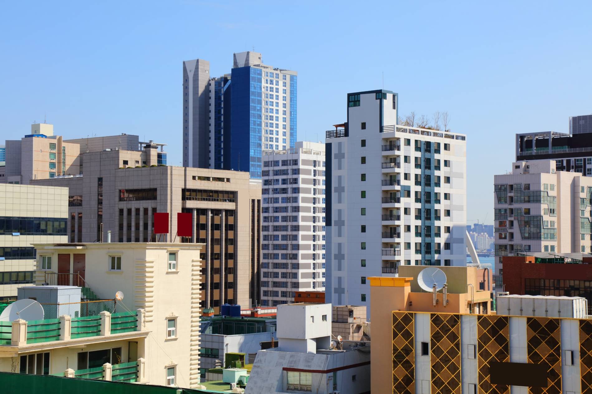 7-Day Shining South Korea Tour from Busan: Gyeongju and Seoul | United Nations Memorial Cemetery, Bulguksa Temple, Bukchon Hanok Village and Changdeokgung Palace