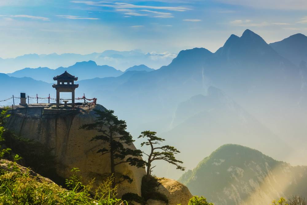 14-Day Korea and the Golden Triangle in China Tour from Seoul: Busan, Daegu, Beijing, Shanghai, Luoyang & Xi'an | Bukchon Hanok Village & Mt. Hua