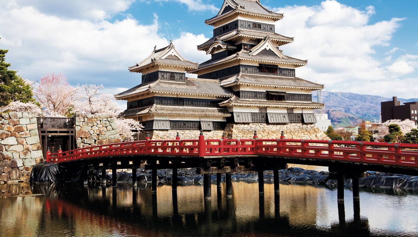 9-Day Eternal and Traditional Japan Tour from Osaka: Kyoto, Kanazawa, Takayama and Tokyo | Mount Koya, Shirakawa-go, Hida Furukawa and Akihabara