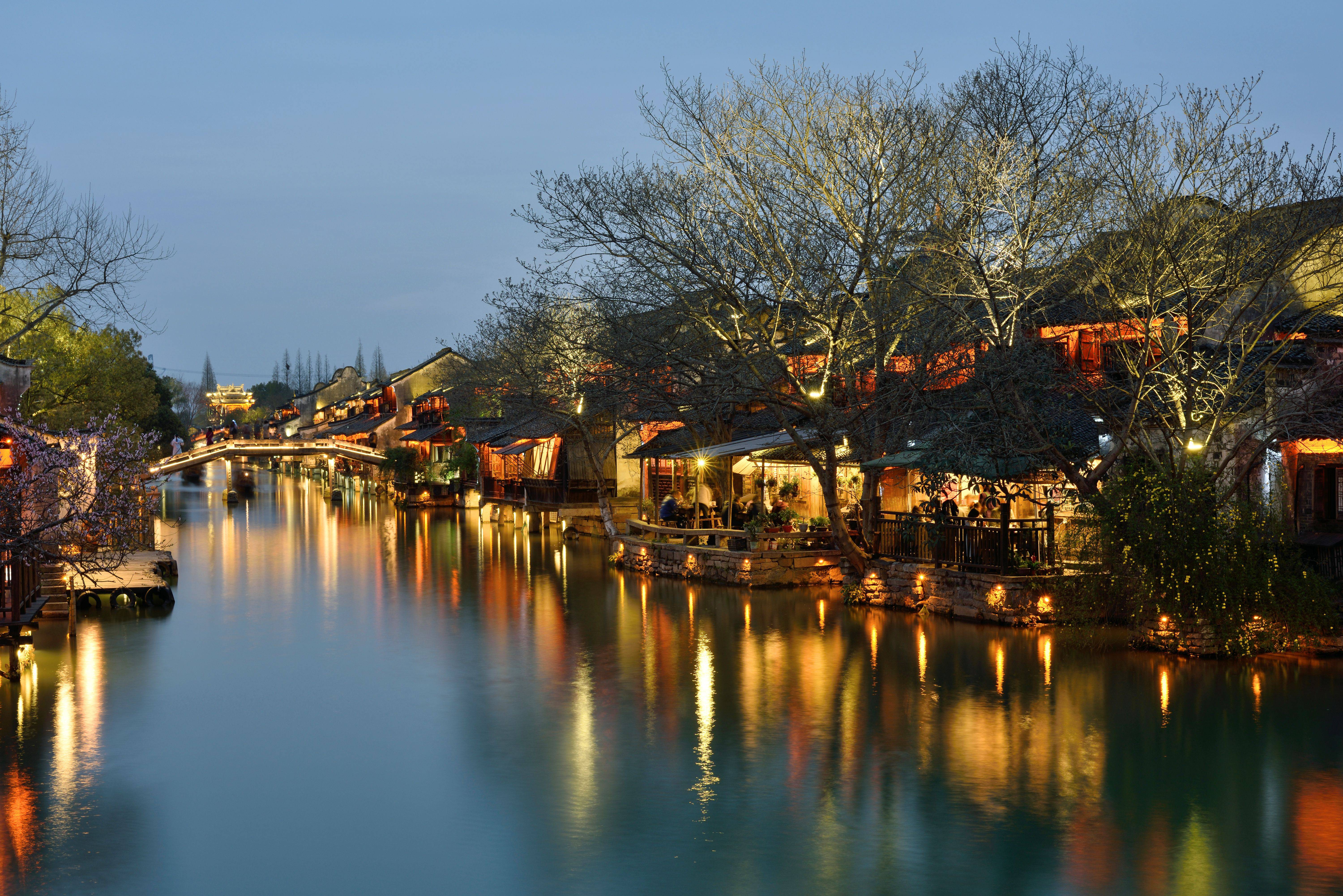 4-Day Hangzhou City Break Private Tour: West Lake, Leifeng Pagoda, Qinghefang Ancient Street