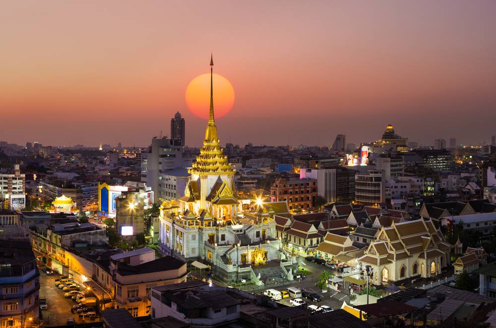 5-Day Bangkok Tour: Damnoen Saduak, Maeklong Railway Market, Allied War Cemetery | Small Group Tour