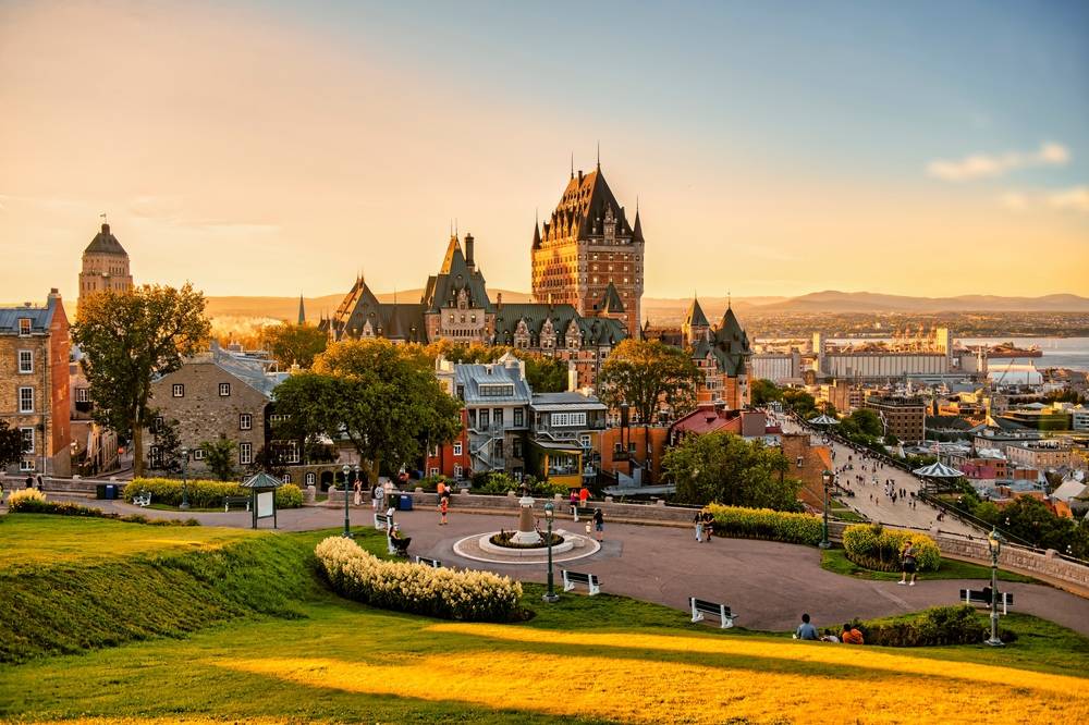 8-Day East Coast USA and Canada Tour from New York City: Philadelphia, Washington D.C., Niagara Falls, Toronto