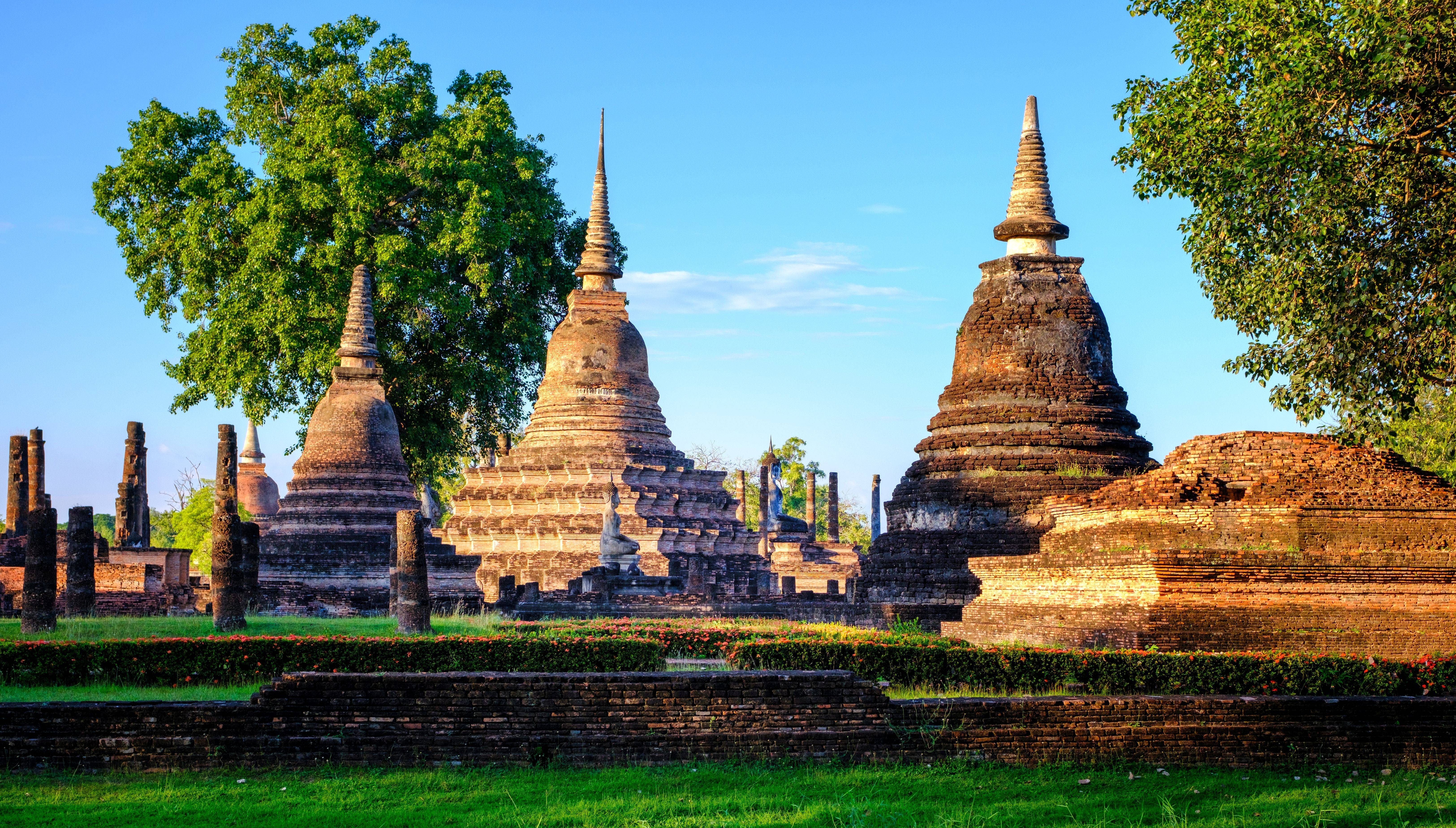 6-Day Experience Thailand Small Group Tour from Bangkok: Ayutthaya, Sukhothai, Golden Triangle, Chiang Rai & Chiang Mai | Sukhothai Historical Park & Bang Pa-In Summer Palace