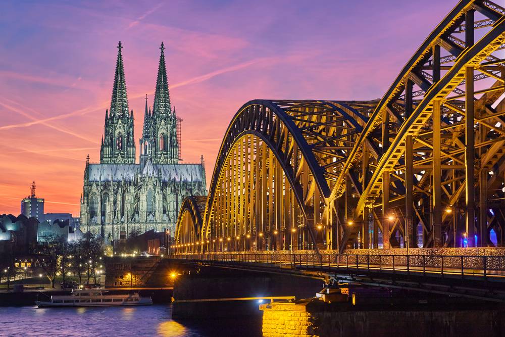 7-Day Swiss & European Highlights Tour from Munich: Lucerne, Zurich, Frankfurt, Amsterdam, Paris  