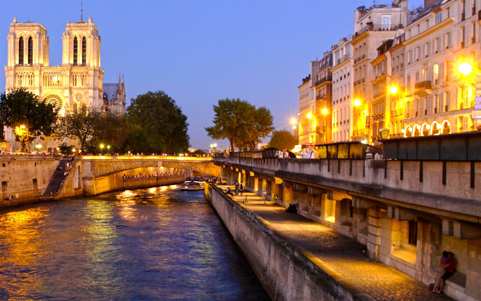 13-Day Grand Europe Tour from Paris: Versailles, Frankfurt, Prague, Vienna, Milan & Rome