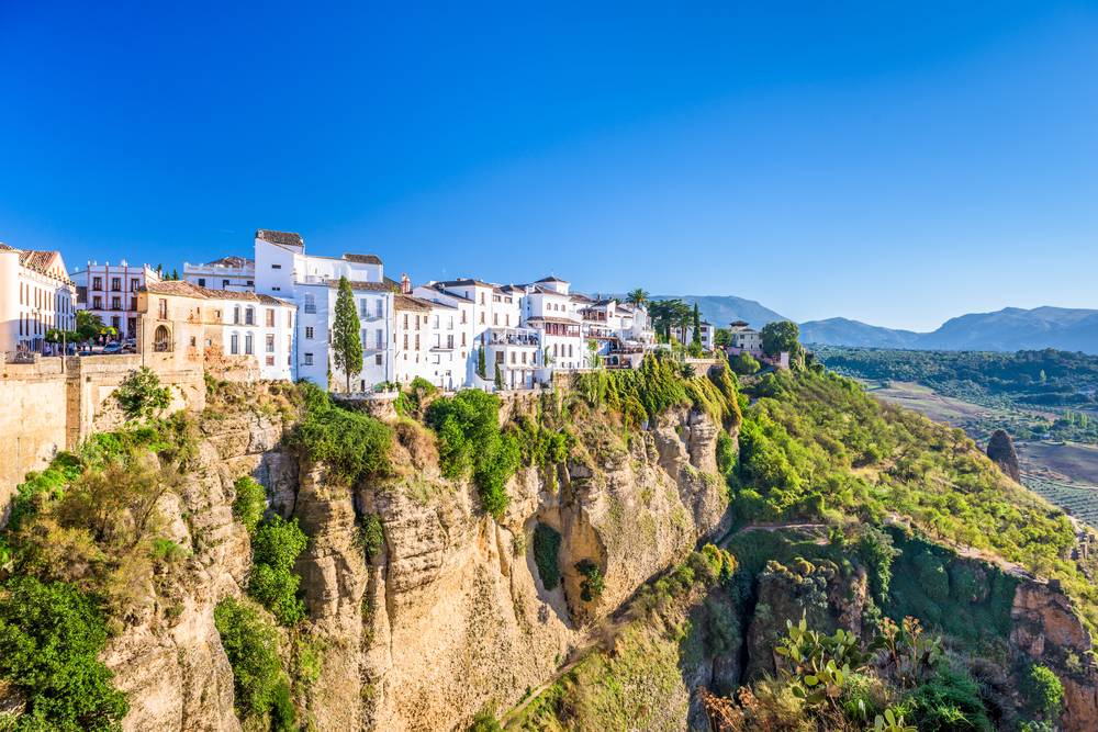 5-Day Spain & Portugal Tour from Barcelona: Zaragoza, Madrid & Lisbon