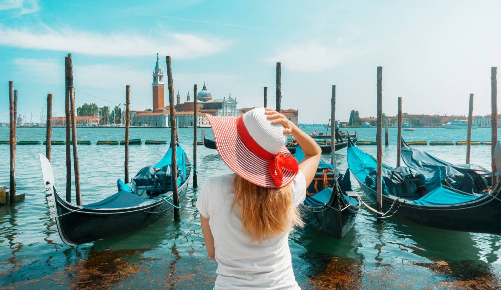 4-Day Italy, Switzerland, and France Tour from Paris: Lucerne, Milan, Venice, Rome