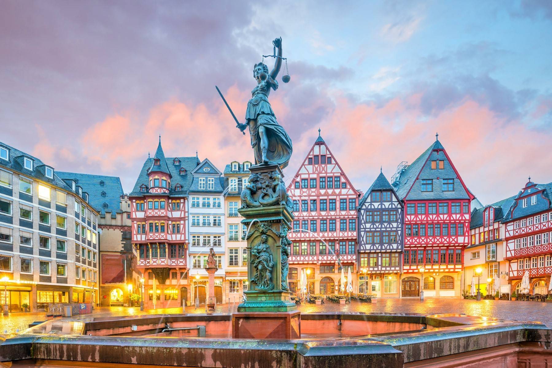 Indian-Friendly | 7-Day Central Europe Tour with Indian Meals: Vienna, Budapest, Frankfurt with Prague Castle Admission